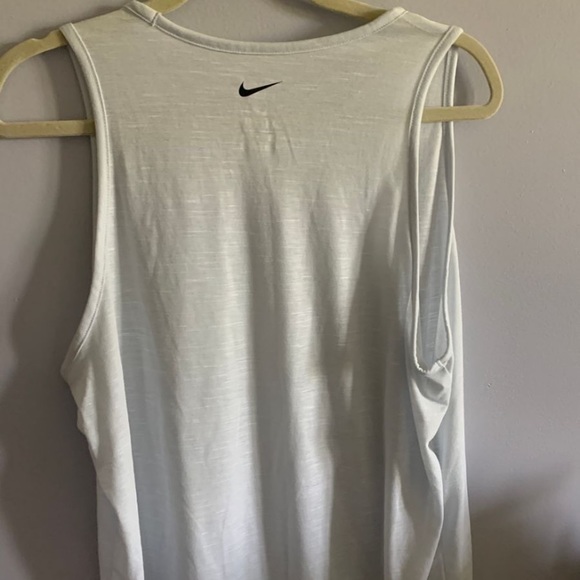 Nike tank top - Picture 2 of 5